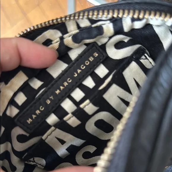 Marc by Marc Jacobs Black Leather Crossbody Bag - Picture 5 of 11